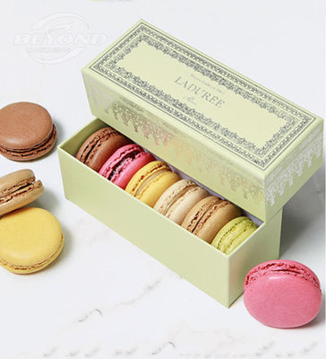 Ein guter Preis. Schokoladenkuchen Macaron Lebensmittel Geschenkboxen Papierverpackungen für Hochzeitsgeschenke Online