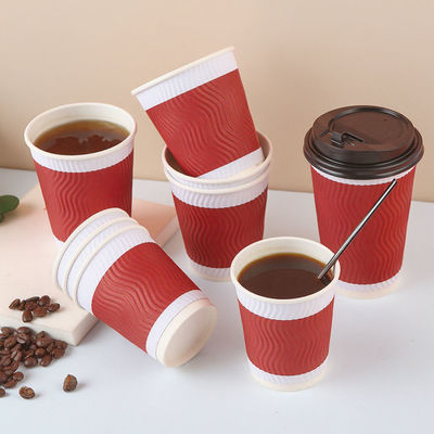 Un bon prix. Gobelet en papier à café jetable personnalisé et écologique avec revêtement à base d'eau biodégradable et gobelet en papier couvert en ligne